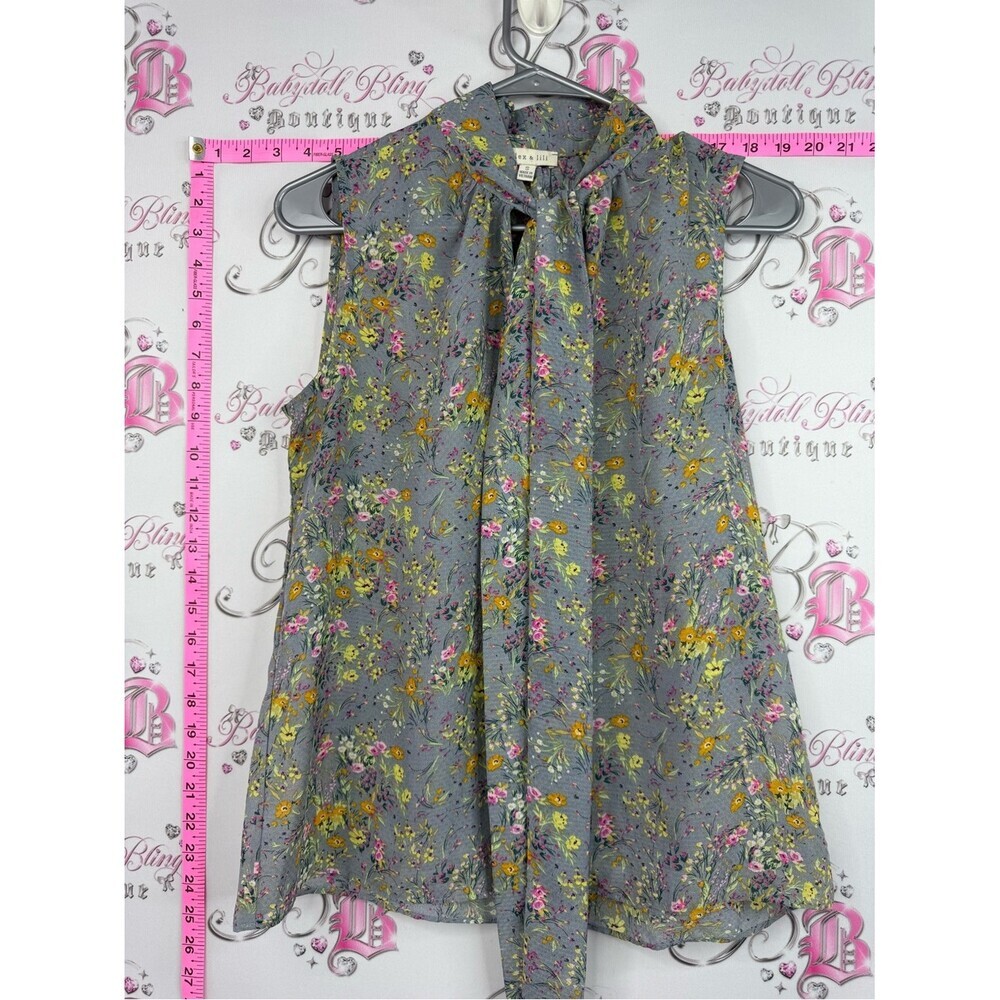Alex & Lili tank top tie up flowers Floral Sleeveless Blouse in Gray